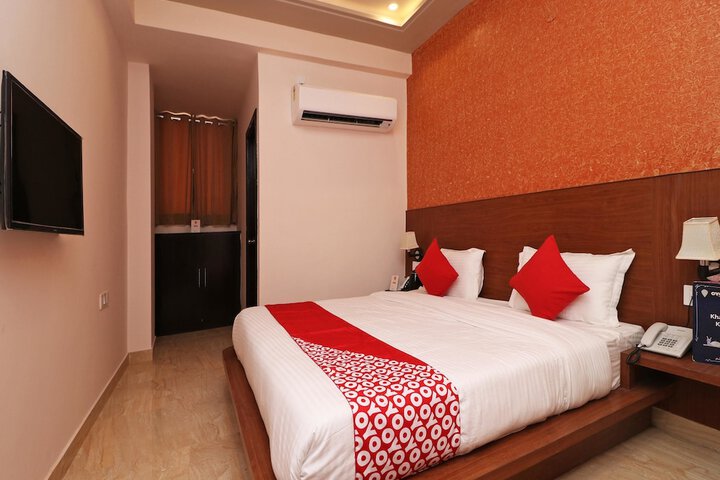 Room 13 of 35