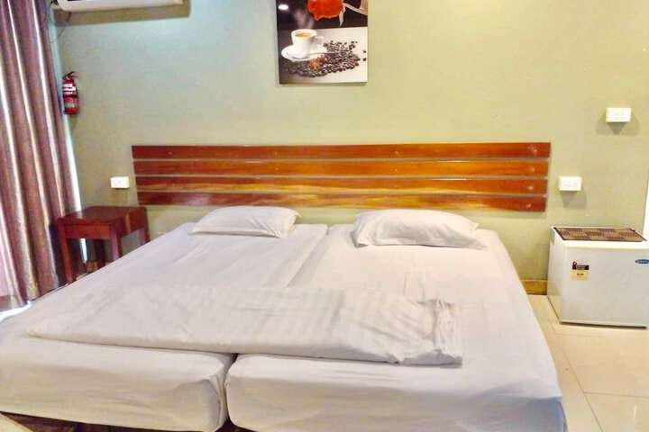 Room 5 of 30