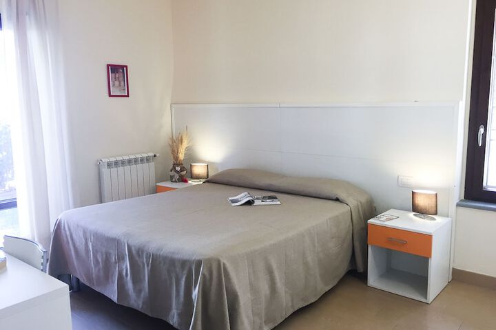 Room 6 of 7