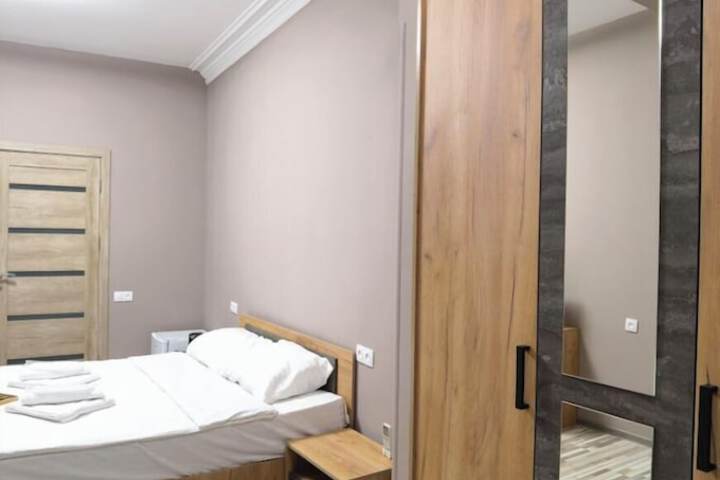 Room 2 of 7