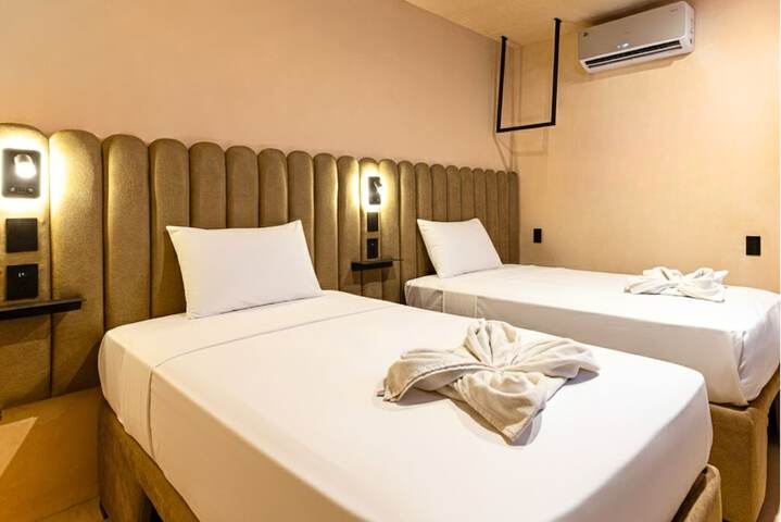 Room 4 of 28