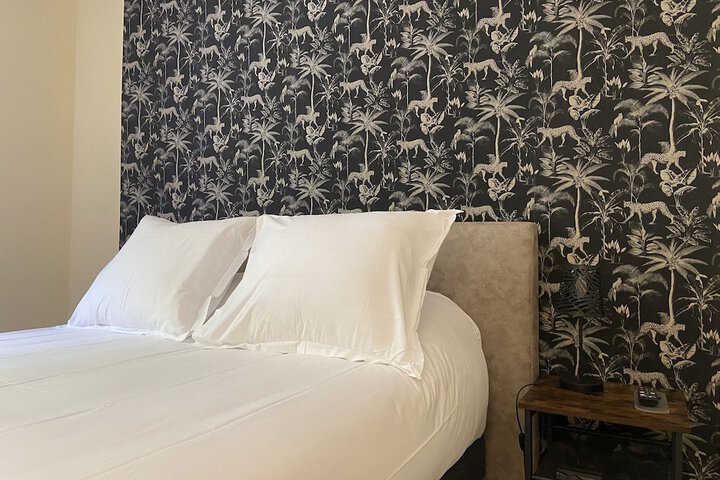 Room 13 of 25