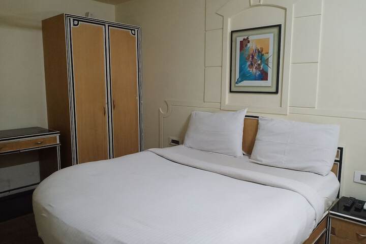 Room 12 of 35