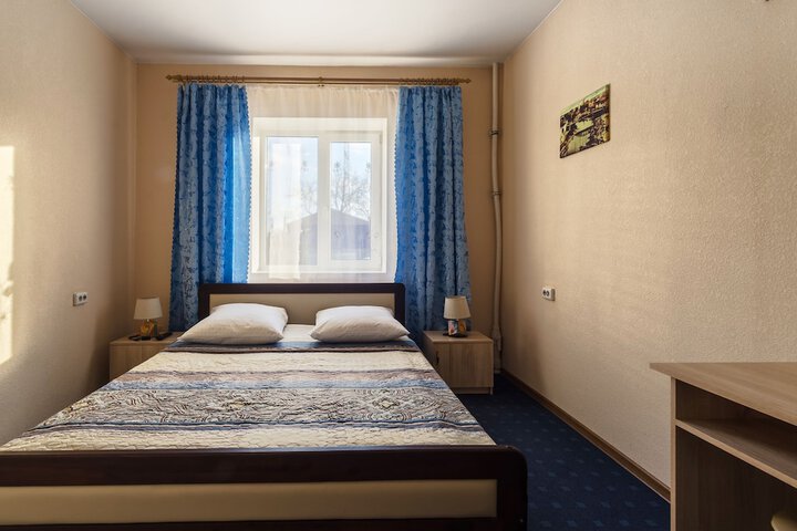 Room 13 of 33