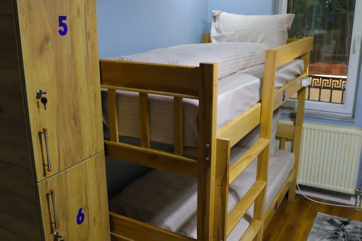 Room 9 of 34