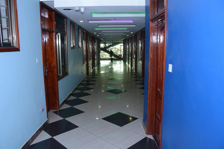 Ballroom/Hall 27 of 32