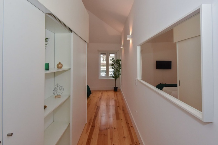 Room 8 of 11