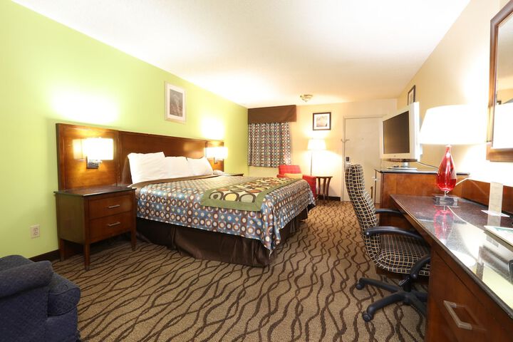 Standard | King Bed (2 of 6)