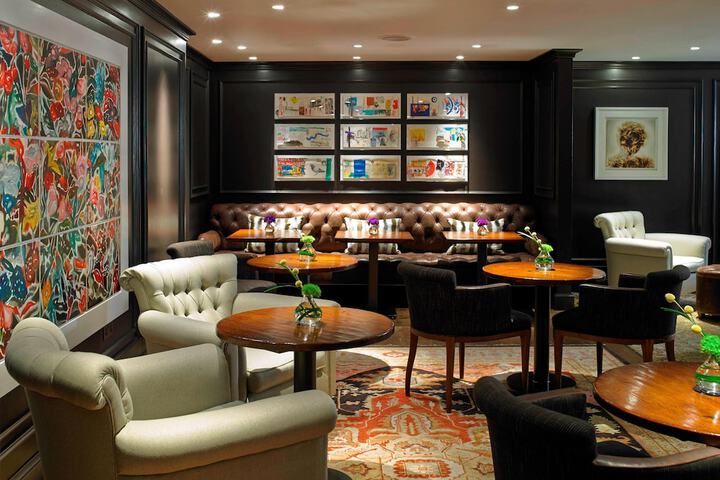 Lounge 82 of 95