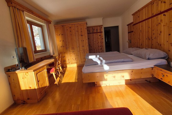 Room 11 of 62
