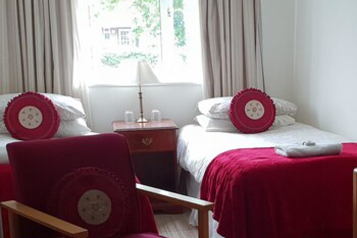 Room 102 of 157