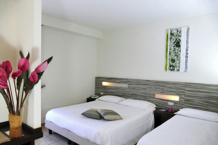 Room 4 of 49