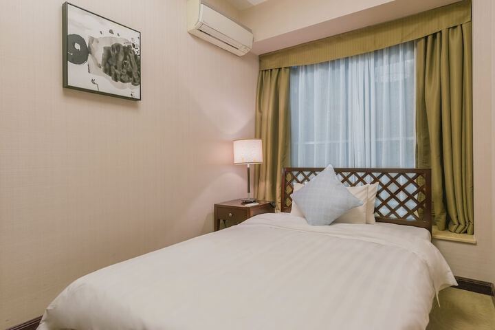 Room 15 of 62
