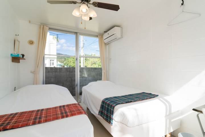 Room 6 of 19