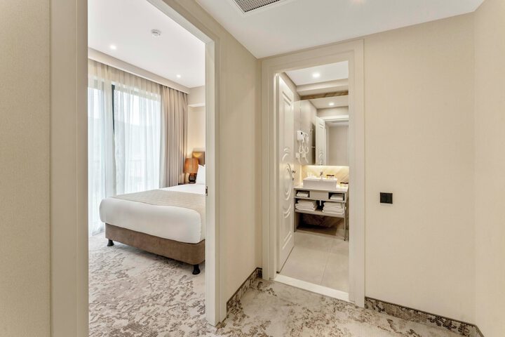 Room 5 of 36