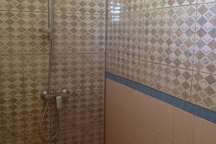 Room 34 of 83