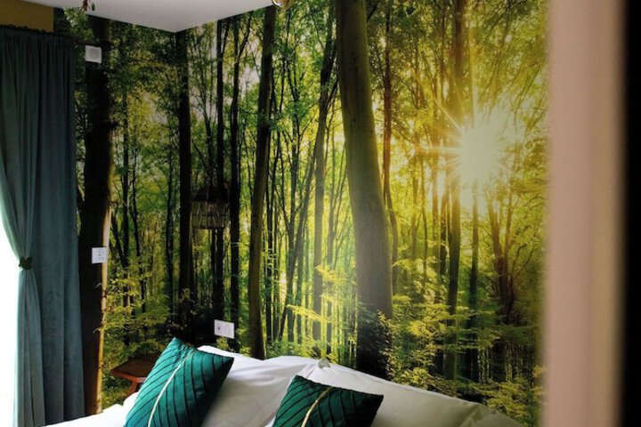 Room 15 of 52