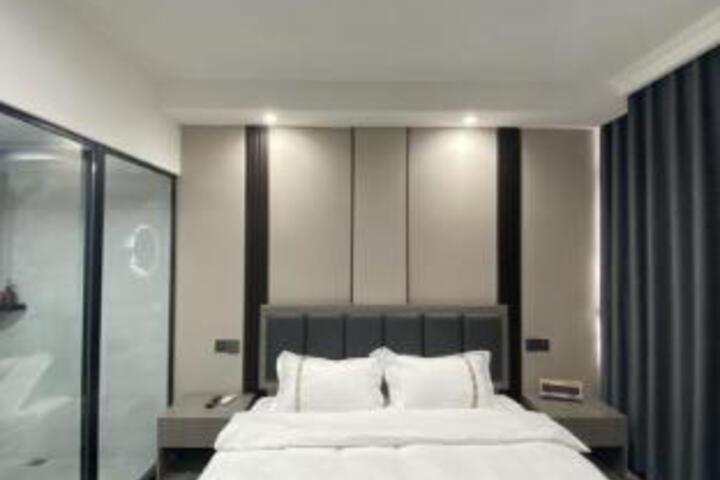 Room 5 of 5