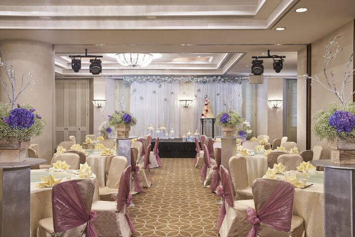 Ballroom/Hall 33 of 38