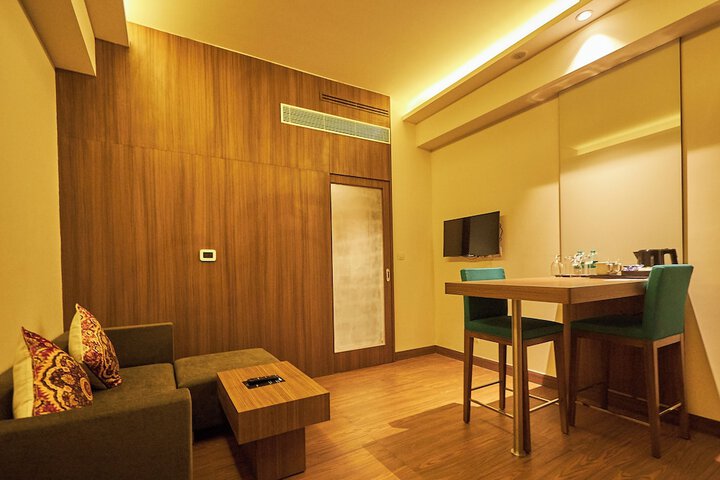 Room 18 of 50