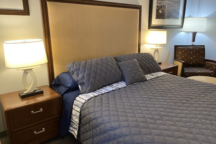 Room 6 of 13