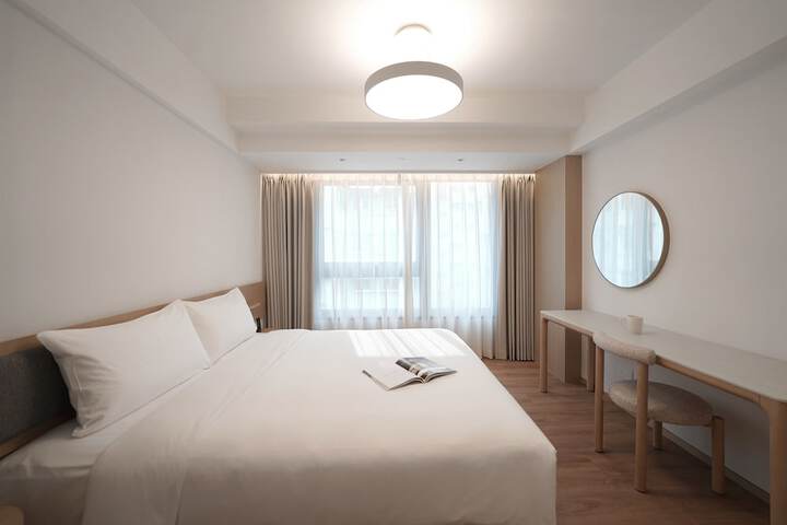 Room 12 of 41