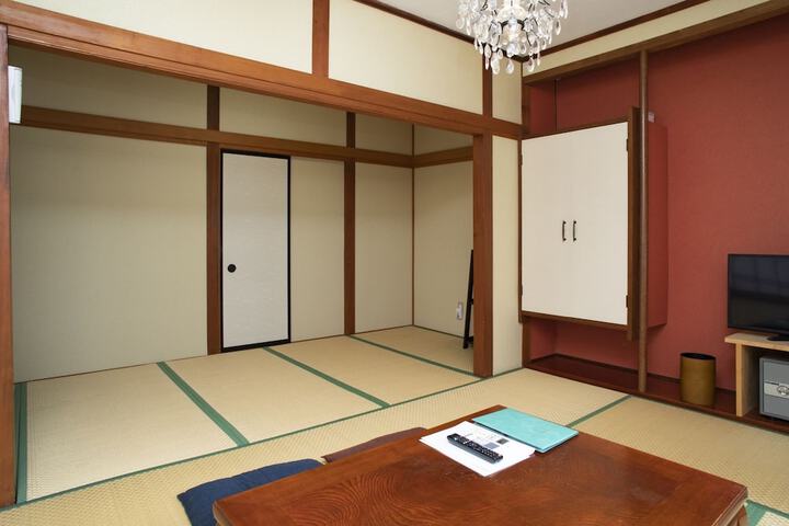 Room 15 of 51