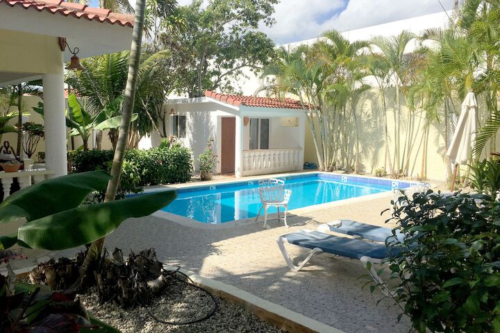 Hotel Pool