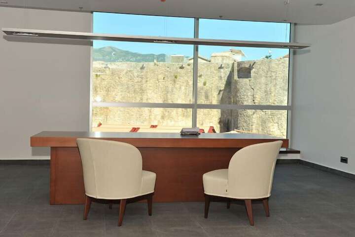 Room 45 of 114