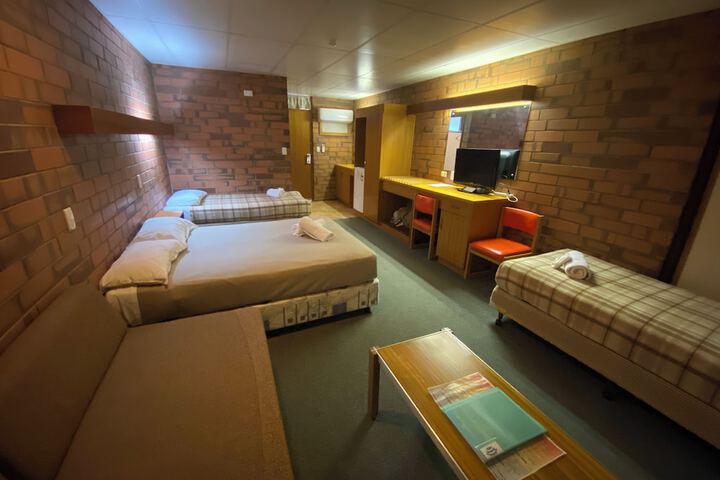 Room 8 of 21