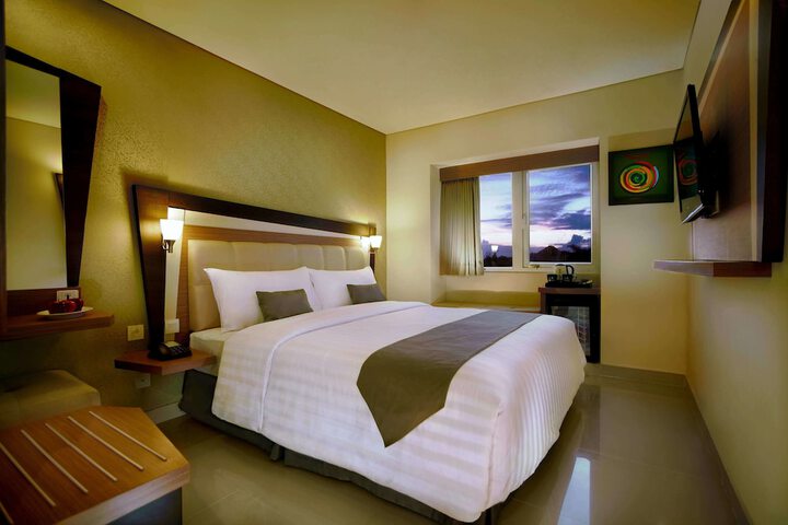 Room 4 of 25