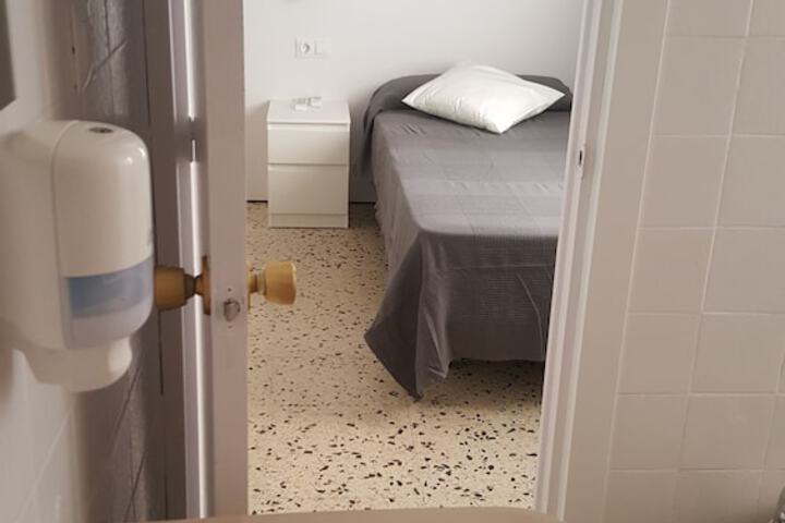 Room 26 of 32