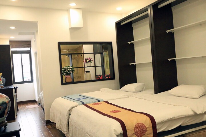 Room 6 of 35
