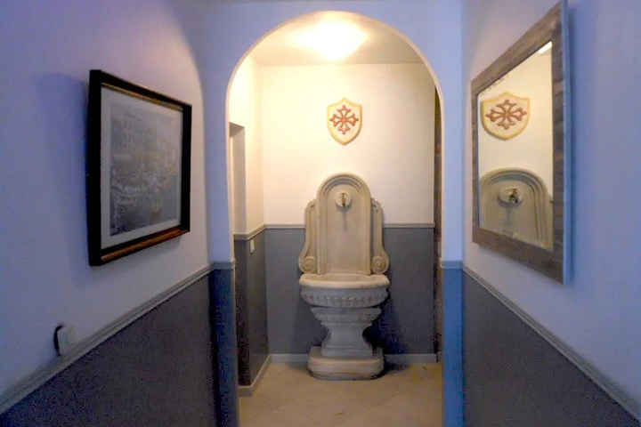 Room 7 of 14