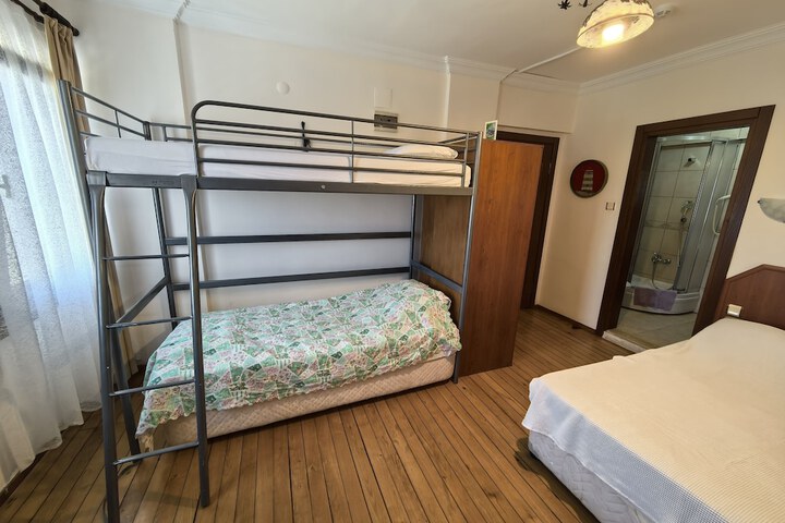 Room 46 of 92