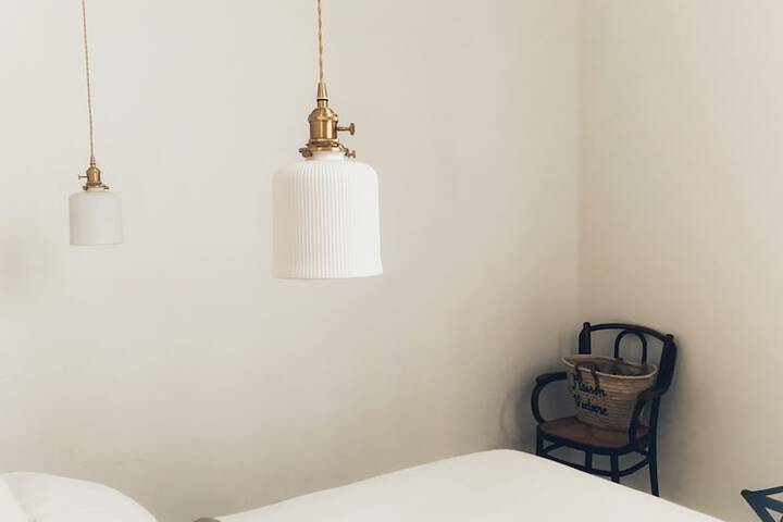 Room 12 of 25