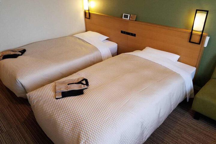 Room 19 of 76