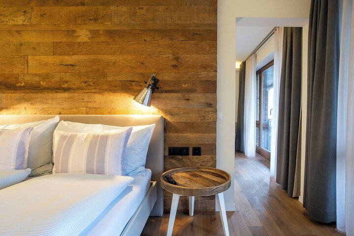 Room 28 of 54