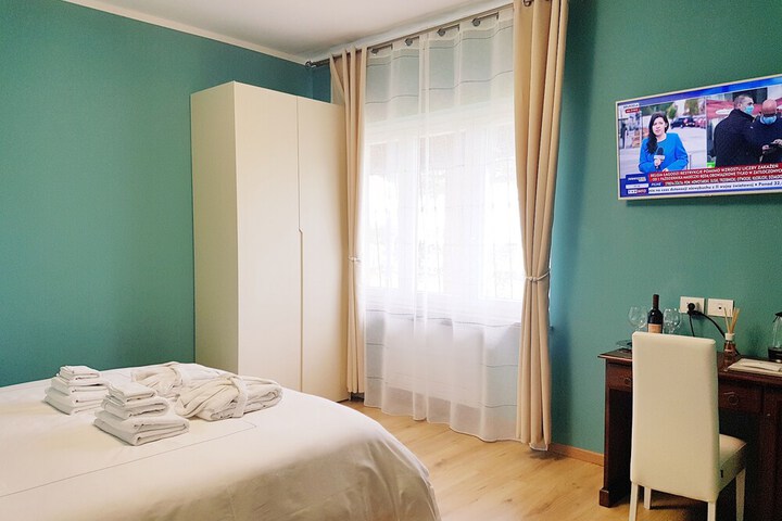 Room 16 of 105