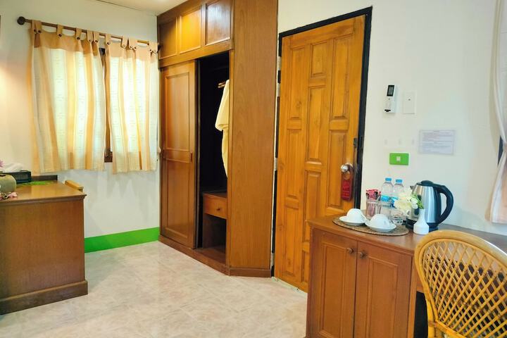 Room 6 of 22