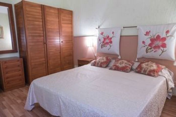 Room 16 of 38