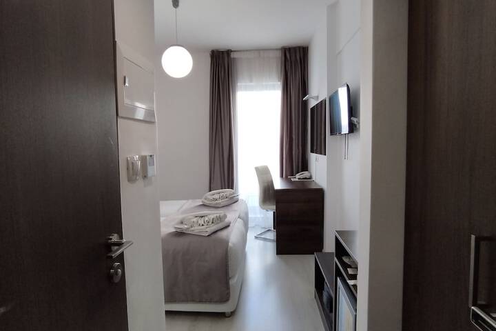 Room 17 of 60