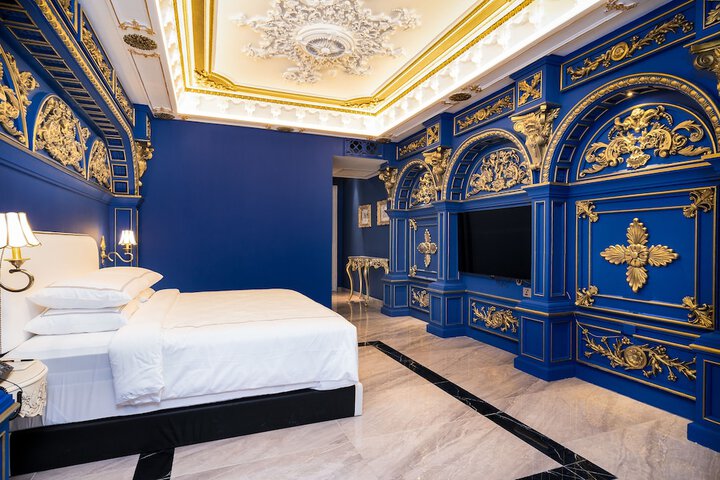 Room 71 of 195