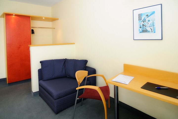 Room 14 of 42
