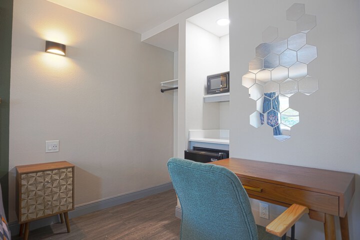 1 King Bed with Kitchenette (64 of 68)