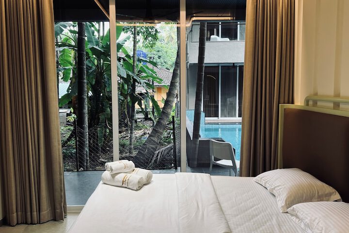 Room 15 of 32