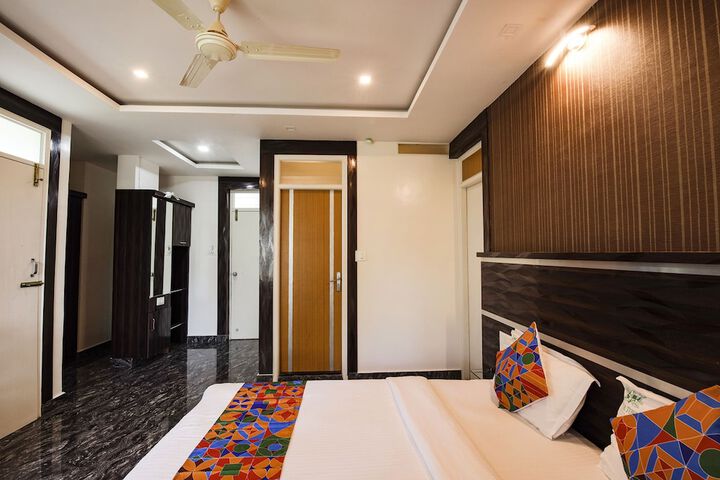 Room 9 of 29
