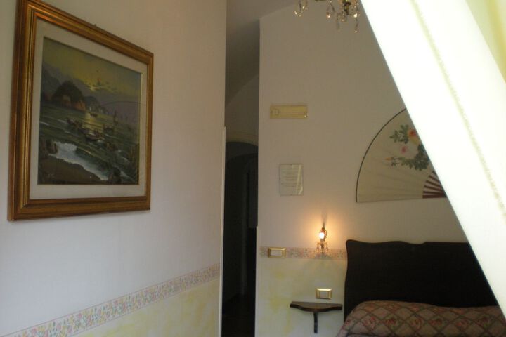 Room 4 of 39