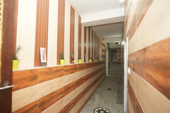 Hotel 11 of 12