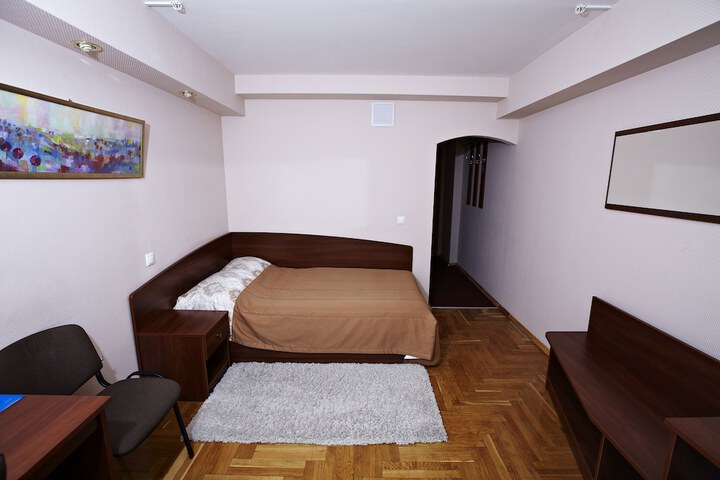 Room 33 of 122